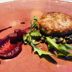 メゾン・バルサック - 千葉県産元気豚のカイエット　レンズ豆　ビーツのマスタードソース