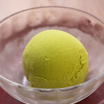 Ice cream (vanilla/matcha)