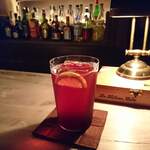 10th STREET LOUNGE - Cassis & Soda