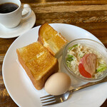 coffee shop MIWAKU - トーストのセット 500円。