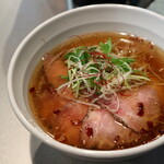 天雷軒 - 琥珀醤油チャーシューメン