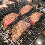 飛び牛出汁焼肉 舌賛 - 飛び牛出汁焼肉 舌賛 GEMS大門店(ぜっさん)(東京都港区芝大門)一頭舟盛り(2人前)