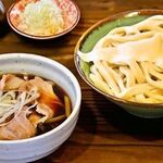 元祖 熊谷うどん 福福 - 不動の人気ナンバーワンメニュー!
肉汁うどんは数あれど、最高級ブランド豚　深谷産彩の国黒豚100％使用の特製肉汁うどんは日本で唯一、福福でしか食べられません！　
日本で、僅か６名しか居ない生産者限定の、純粋黒豚ならではの本物の美味しさを、是非一度貴方も！！
因みに、こちらが、テレビ朝日　スーパーJチャンネル　ＴＢＳ マツコの知らない世界　テレビ東京　Ｌ４ＹＯＵ他多数で紹介されたメニューです。