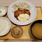 やよい軒 - チキン南蛮定食全景