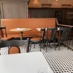 ブラッスリー・バーゼル - 席が少なくなっていました。