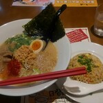博多長浜麺食堂 ちー坊 - 料理写真:豚モツ納豆長浜らーめん+ミニ焼きめし