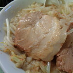 ラーメン二郎 - この脂身好きだね～