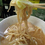 ラーメン二郎 - この麺は癖になる
