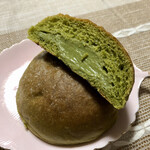 パンやきどころ RIKI - 抹茶クリームパン ¥190+税