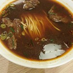 鼎泰豊 - 紅焼牛肉麺