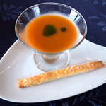 トマトとパプリカのガスパチョ（冷製スープ）。めちゃ美味でした。