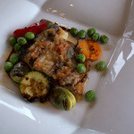 レストランＰｉｎｏｘ - メインの魚料理「スズキのポワレ」。彩りもキレイです。