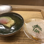赤坂 菊乃井 - 昼懐石１２１００円。穴子豆腐と冬瓜の木の芽餡。氷煎餅は、演出だそうです（笑）。見た目の涼感はありますね(^｡^)。お出汁の美味しいこと！ しみじみ堪能しました（╹◡╹）（╹◡╹）