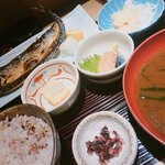 魚食処 一豊 - 本日の干物定食 雑穀ご飯で✨1,100円。この日はサンマ！