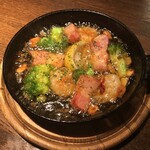蝦和培根·西蘭花的大蒜橄欖油風味鍋