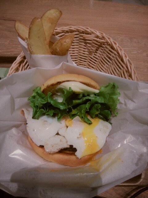 ちょっと期待はずれなテリヤキスパムバーガー By だるま3世 フレッシュネスバーガー Bar 横浜西口店 横浜 ハンバーガー 食べログ ちょっと期待はずれなテリヤキスパムバーガー By だるま3世 フレッシュネスバーガー Bar 横浜西口店 横浜 ハンバーガー 食べログ