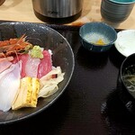伝八寿し - 海鮮丼