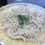 まいど - 最後にお蕎麦、口触りが良く食べやすいお蕎麦に仕上がってます。