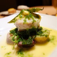 ル ポタジェ - おかひじきと本日の鮮魚で包んだ 　帆立貝柱のムースヴァブール