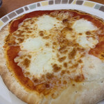 サイゼリヤ - マルゲリータピザ399円で大満足のピザです