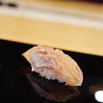 三笠鮨 - 薩州出水（さつまいづみ）の"春子鯛（かすご）"