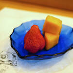 三笠鮨 - 草莓（いちご）、"越後姫（ゑちごひめ）プレミアム"