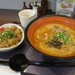 とんこう - ミニ男のチャーハンと旨辛博多とんこつセット　　１，０６０円