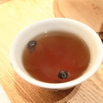 日本橋 天丼 金子半之助 - 黒豆茶