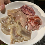 炭火焼肉 ホルモン にく式 - 