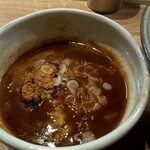 自家製麺 つきよみ - 魚粉も入ってますが、ソースのような粘度トロリなつけダレ。