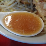 ラーメン二郎 - キリっとしたスープ