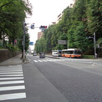 ラーメン二郎 - 成増駅へ向かって上り