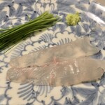 Kodai Suzume Sushi Sushi Manki No Kuniya Intanasho Naruten - 芽葱、鮃の軽い昆布〆、本山葵