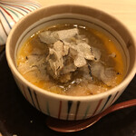 はらまさ - トリュフの香り*\(^o^)/*
      蟹とフォアグラの豪華な茶碗蒸し