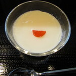 天府之國 - ぷるぷる杏仁豆腐