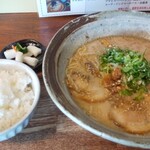 風来坊 - 風来坊ラーメン並盛￥750＋ライス並盛￥130