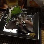 Itamae Ryouri Mikasa - 〆鯖刺身。浅めの漬け具合で個人的に好き。