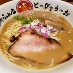 焼きあご煮干しらぁめん とびうお - 濃厚焼きあごだしラーメン　850円