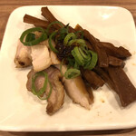 麺処 ほん田 - お酒を注文すると提供される「お通し」