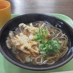 三角茶屋豊吉うどん - 天ぷらそばです。24年5月編