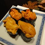 鮨おばな - 4皿目の4貫（ウニ4種）