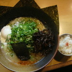 麺場 神輿 - ラーメンしめ飯付+得のせ1号