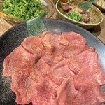 焼肉 ホルモン 鍵矢 - 