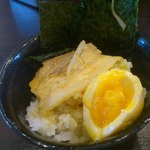 じゃん家 - 平日ランチタイムはライス無料！スープ染み込ませるとやばい☆