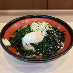 そばの神田 東一屋 - アサソバビンボー！　
      冷し朝そば＋わかめ！