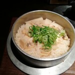 銀しゃりdining 火土木 - あさりとたけのこの釜飯。あぁ、こらうめぇわー、という感じの日本人で良かった系のおいしさです。旬の食材を上手く生かしているのが嬉しいです。