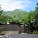 山荘無量塔 - 宿の借景は由布岳