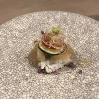 魚見茶寮 - 炙り鱧とトマト 梅肉ジュレ和え