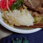 旬処 花亭 - 弓豚の生姜焼き丼972円　ご飯アップ