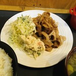 大衆酒場 るはり屋 - 豚の生姜焼きランチ